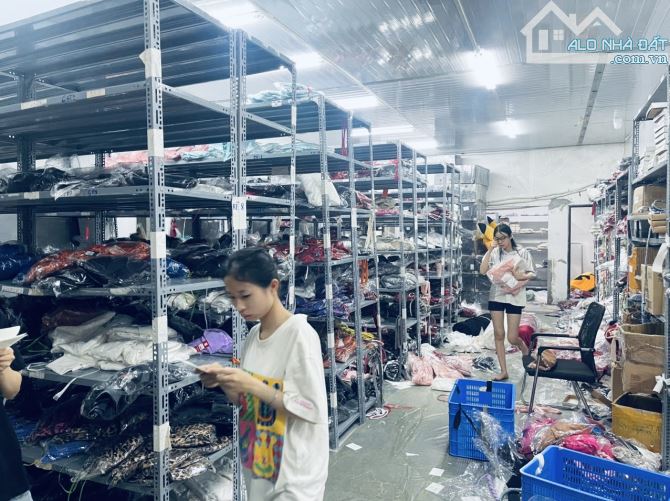 Cho thuê 430m2 làng nghề triều khúc có PCCC