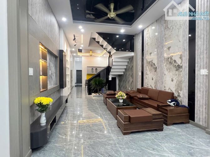 NHÀ Ở NGAY, 4x21, OTO VÔ NHÀ, VỈA HÈ, 4 ĐỒNG TL