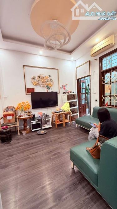 VÕ CHÍ CÔNG CẦU GIẤY 52m 5T MT8m 10.5 TỶ 6 PN 4 MẶT THOÁNG Ở NGAY