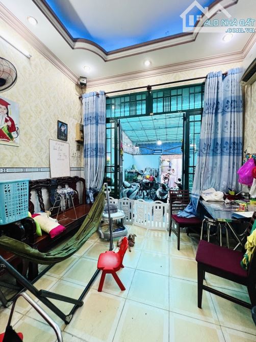Nhà Tân Bình 206m2, 8.2x25, 4 tầng chỉ 19.8 tỷ