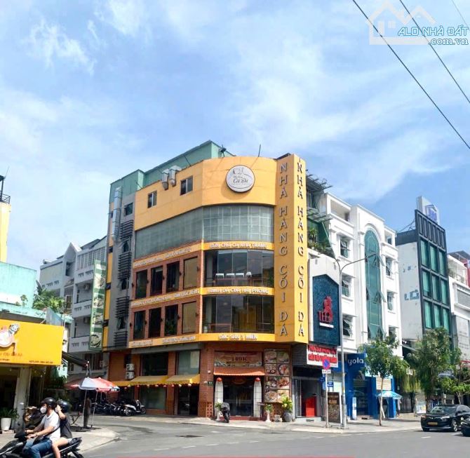 Căn góc 2 MT Lê Hồng Phong P. 10, Quận 10. DT: Ngang 11x12m. HĐT: 200tr/th. Giá 50 TỶ