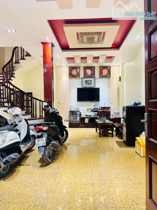 Bán nhà mới đẹp ở ngay tại Hoàng Hoa Thám 59m2, 16.8 tỷ.