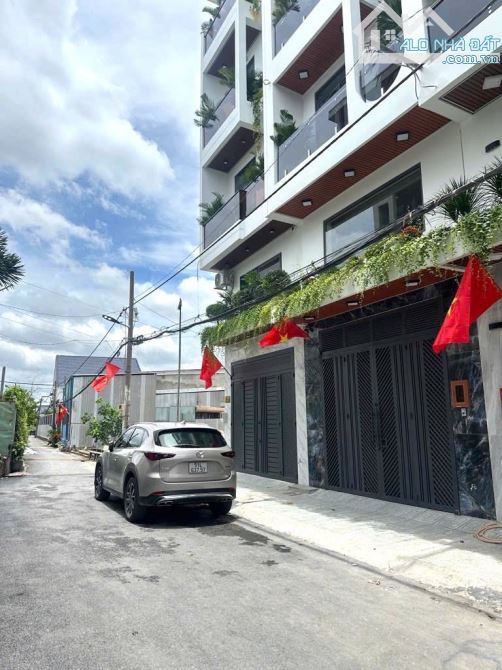 Siêu phẩm 5 Tầng Khu Vip hẻm 6m thông THẠNH XUÂN 25, Thới An - Diện tích 85m2 (4.5 x 19).