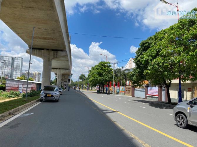 Bán lô đất 738m2 đất Đường 672 Xa Lộ Hà Nội vào 100m - Gần Metro, ngã tư Bình Thái