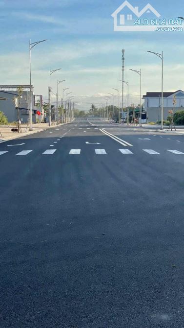 Chính chủ bán lô đất thổ cư đường nhựa 27m. Trung tâm, gần Biển, Khu dân cư đông