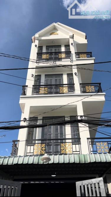 Bán nhà giáp khu tên lửa hẻm xe hơi sáu mét
