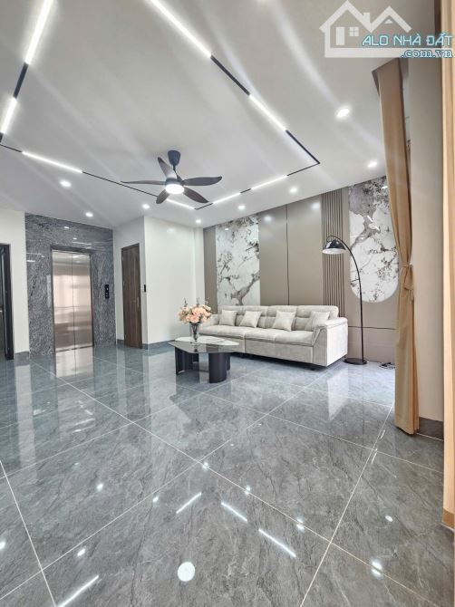 🏡 BÁN NHÀ MỚI ĐẸP - THẠCH BÀN, LONG BIÊN ✨ Thang máy – Full nội thất – Gara ô tô – 3 mặt
