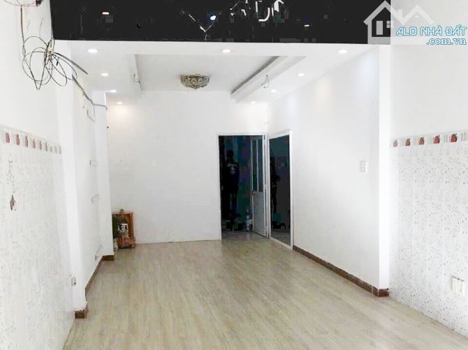 Cho thuê nhà mặt tiền 1 lầu 3 phòng ngủ Lê Quang Định, Bình Thạnh