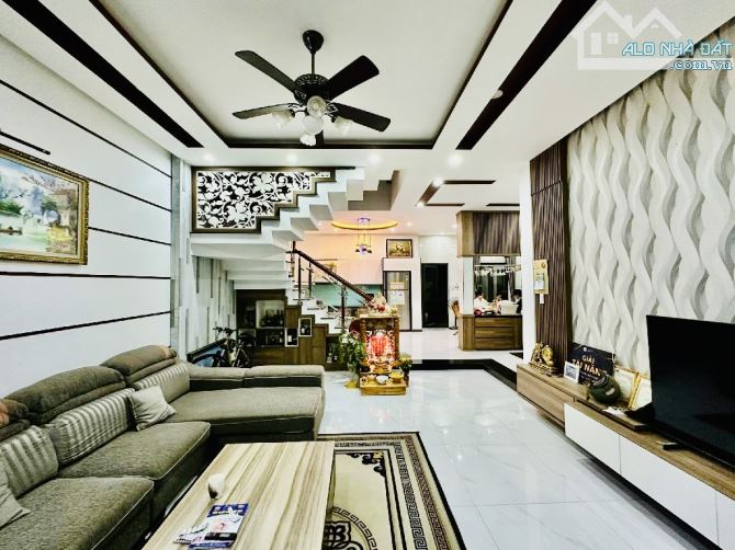 Bán nhà mặt phố dt 158m2,mt 4,3m, kiệt Trần Quang Khải, biển Sơn Trà ĐN