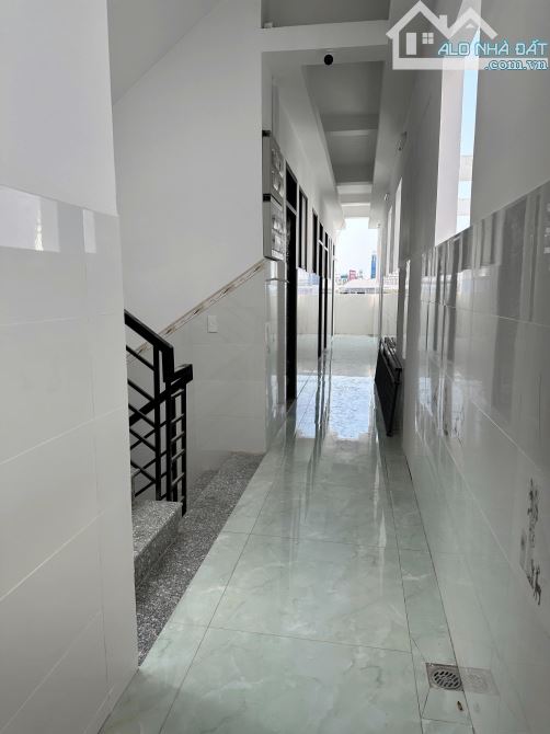 căn hộ dịch vụ có dòng tiền thu nhập khủng 140 tr/ th. hẻm 23/ nguyễn hữu tiến