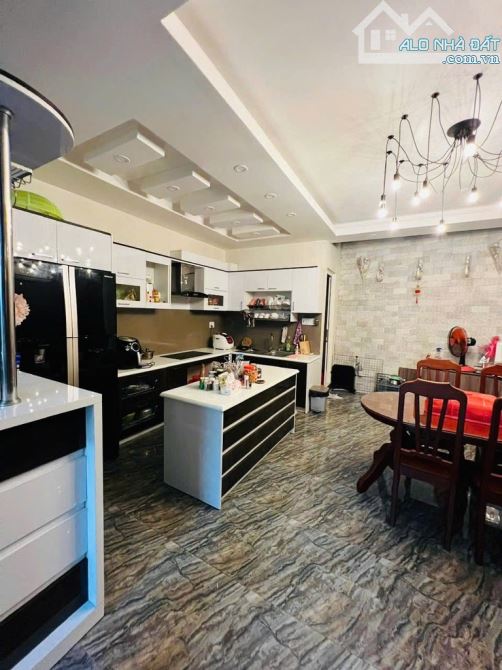Bán nhà Nguyễn khoái doanh thu khủng 50tr/thg 82m nhỉnh 12t