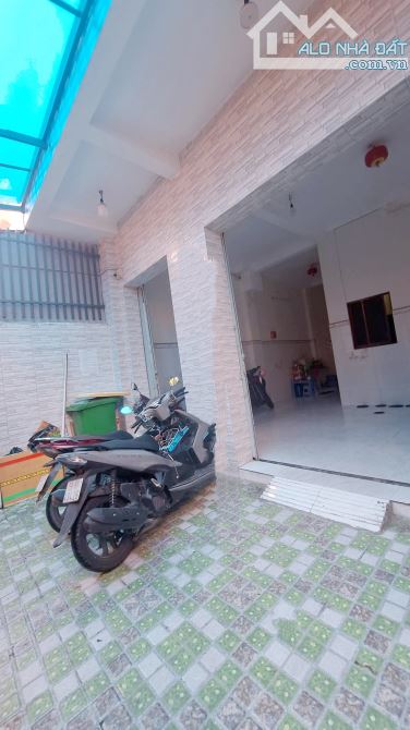 Bán CHDV 118 m2, 4 Tầng, 11 phòng, Phạm thế hiển,  P6, Quận 8