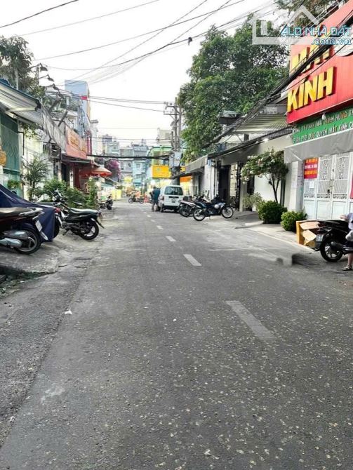 BÁN NHÀ MẶT TIỀN TRỊNH LÔI,3 TẦNG, 90M2, GIÁ 11,3 TỶ
