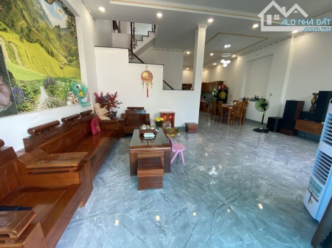 Bán BIỆT THỰ MINI mát lành như ĐÀ LẠT tại DĨ AN,SHR đường xe hơi,giá đầu tư