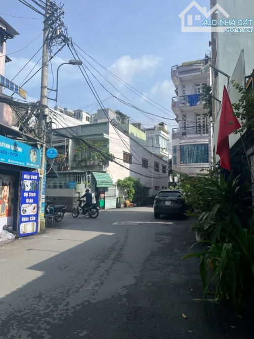 BÁN GẤP! NHÀ PHỐ HXT NƠ TRANG LONG BT - 8 PN - THU NHẬP 400TR/NĂM - GIÁ TỐT!
