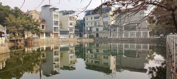 Bán nhanh lô đất Hồ Ao Lão, DT 40M2, ngõ ôtô thông, 3 bước ra hồ!
