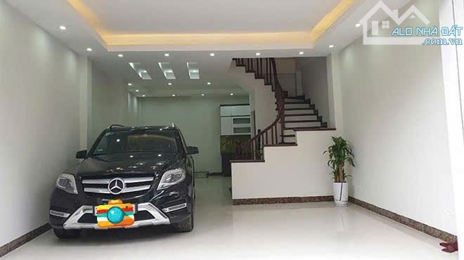 Nguyễn Khang, 36m2, 6 tầng, mặt tiền 5m, ô tô vào nhà, giá 12.5 tỷ