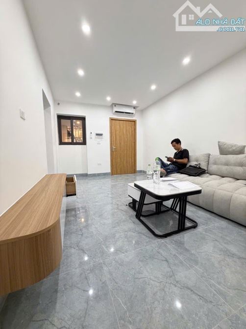 CHỈ 5.45 TỶ CÓ NGAY CĂN HỘ TT THỔ QUAN -ĐỐNG ĐA-DT 70 M2- FULL NỘI THẤT-Ở LUÔN.
