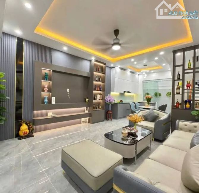 BÁN NHÀ PHỐ TRẠM 58m2 6 tầng, Gara, thang máy, ô tô tránh, Long Biên, hơn 16 tỷ.