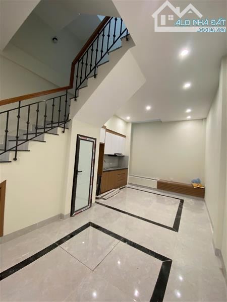 BÁN ĐẤT TẶNG NHÀ 2 TẦNG TẠI XÃ QUANG MINH – Ở NGAY