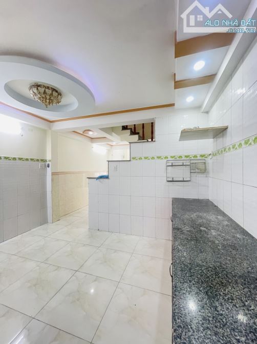 43m2 - 4 tầng - 5.2 tỷ, ngay Emart, Gò Vấp