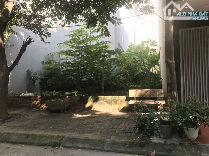 Bán 54m2 đất phân lô Vinapol Lai Xá, vị trí rất đẹp, vỉa hè rộng, thoáng, tiện kinh doanh