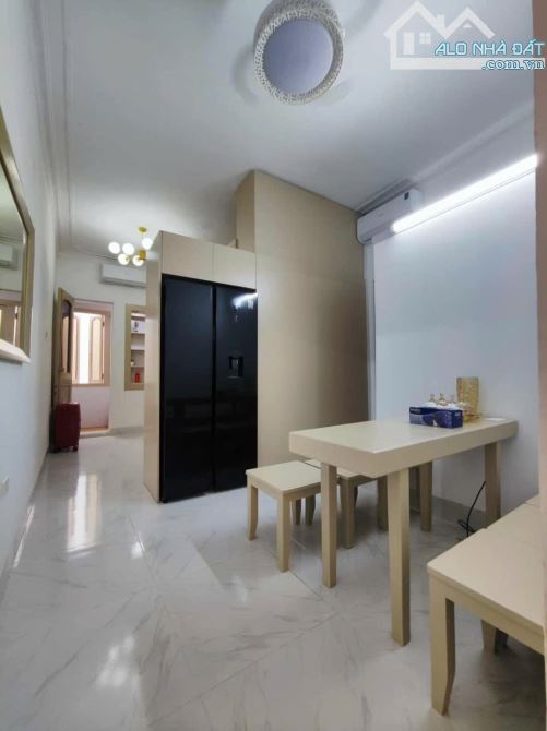 Cho thuê căn hộ tập thể phố Lê Thánh Tông, Hoàn Kiếm – Gần Nhà Hát Lớn, 3PN, Full nội thất