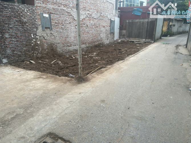 Bán đất Vũ Xuân Thiều, Long Biên 50m2, mt 4.1m, lô góc, ô tô vào, 20m ra mặt phố, 9.5 tỷ