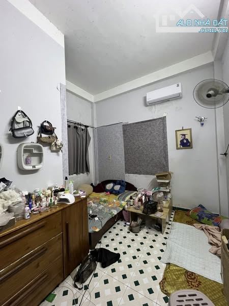 Lý Tự Trọng - 3 tầng 5pn - Ô tô đỗ cửa - Giá chỉ còn 4,8 tỷ