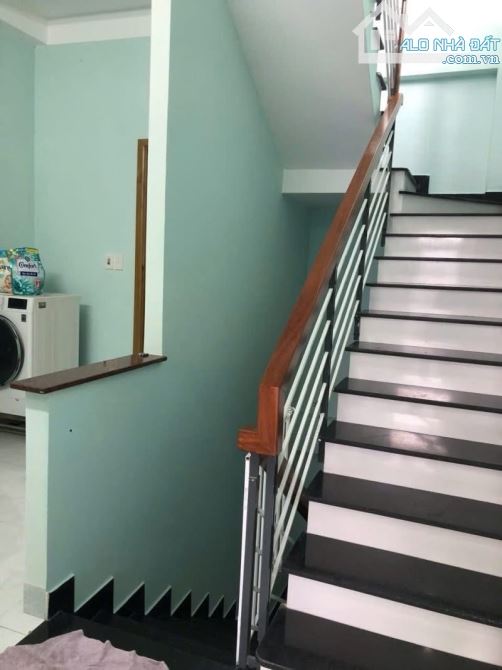 Nhà 3 tầng, ô tô đỗ cửa- Hải Hồ - Giá chỉ 4,65 tỷ