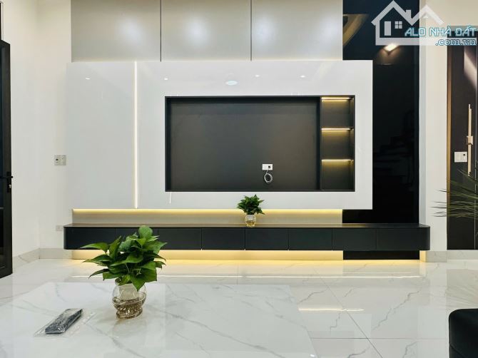 Bán căn nhà 3 tầng ngõ phố Hàn Thượng, ph Thành Đông, Tây Hải Phòng, 50m2, 3 ngủ, 2.7x tỷ