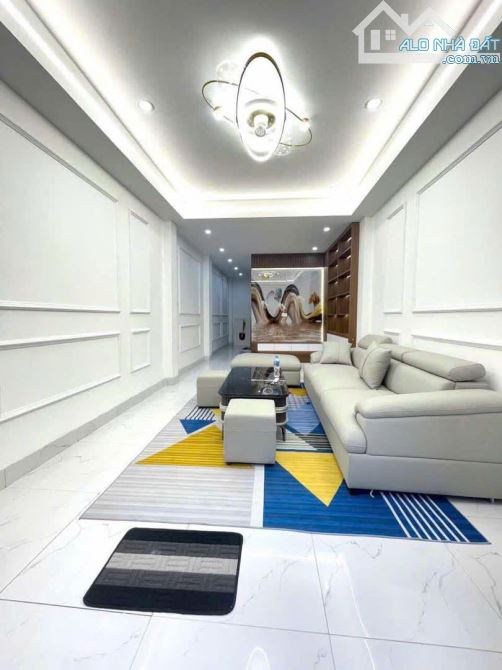 Bán nhà phố Nguyễn Chí Thanh, Phân lô, Ô tô tránh, Ngõ thông KD, DT 46m 17 tỷ