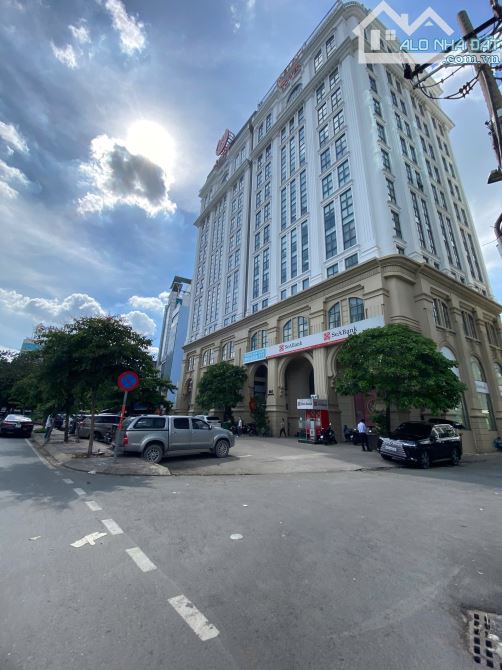 SIÊU PHẨM BUILDING MT Phan Xích Long, Q.PN - DT 9.5 x 30m - Hầm 9 Tầng - HĐT 300Tr/Th