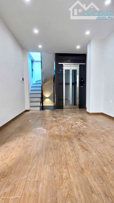 DUY NHẤT! NHÀ ĐẸP 6 TẦNG THANG MÁY PHỐ GIẢNG VÕ GIÁ HƠN 7 TỶ- BA GÁC ĐỖ CỬA - NGÕ THÔNG