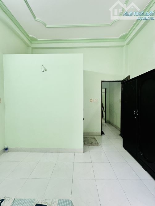 🏡😍GẦN MẶT TIỀN -PHẠM VĂN HAI- TÂN BÌNH - HẺM ĐỔ CỬA - 3 TẦNG 4PN,-5WC - 42M2 - CHỈ 7,9TỶ