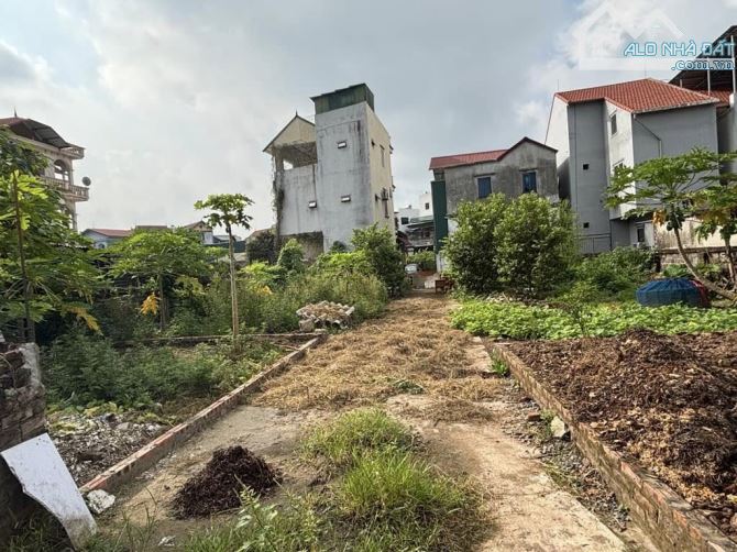 BÁT KHỐI - ĐÔNG DƯ - GIA LÂM E CÓ Ô ĐẤT 52M - MT 6.3m