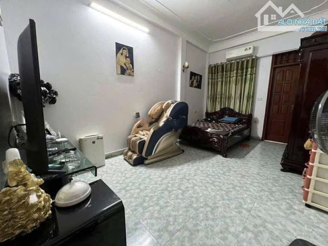 Cho thuê Nhà ngõ 1 phố Phúc Tân, phường Phúc Tân, Hoàn Kiếm. DT 47m x 3 tầng, giá 11tr