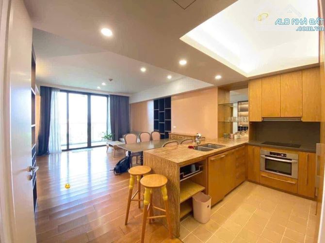 Bán CHCC 3PN-2WC 105m2 tòa Golden Park 2 Phạm Văn Bạch, tầng cao căn góc,Đông Nam siêu đẹp