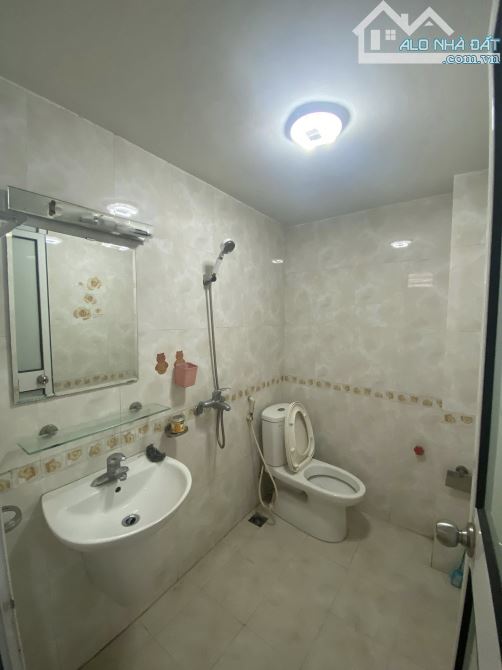 BÁN NHÀ XUÂN THỦY CẦU GIẤY 48M2 MT 4M LÔ GÓC 2 THOÁNG 5 TẦNG OTO ĐỖ CỬA, GIÁ 11 TỶ - 10