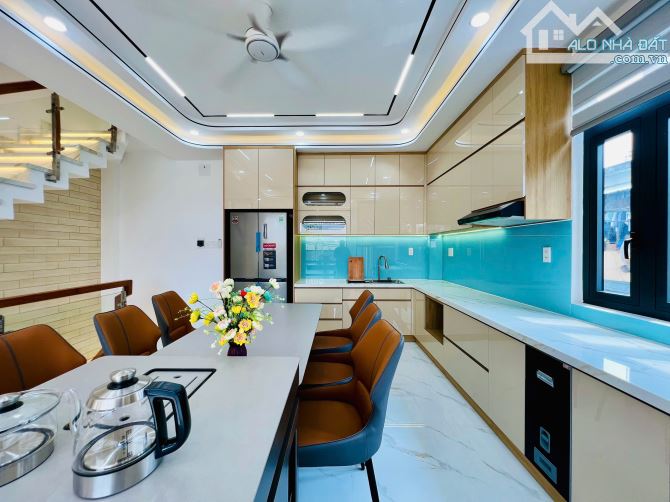 Nhà Góc 2 Mặt Tiền Khu Phân Lô Đường Lê Đình Cẩn 55m2 5 Tầng Full Nội Thất Giá Tốt 7,8 Tỷ - 10