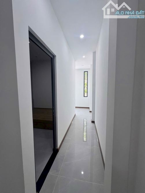 Bán nhà mặt tiền Nguyễn Thành Đồng 1 trệt 1 lầu - 10