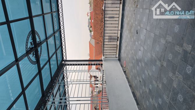 B.Á.N NHÀ THỊ TRẤN ĐAN PHƯỢNG , Ô TÔ GẦN, THOÁNG TRƯỚC SAU, Ở QUÁ SƯỚNG  48M2, 4 TỶ 7 - 10