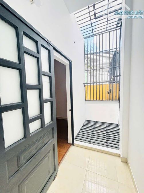 NHÀ 3 TẦNG BTCT TK HIỆN ĐẠI XINH LUNG LINH, 54M2, 4PN, 4WC, HXH, GẦN CHỢ HẠT ĐIỀU, 5.45 TỶ - 10