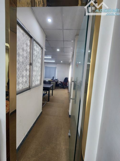 Cho thuê văn phòng 35-45-60m2 - Mặt tiền đường Nam Kỳ Khởi Nghĩa, Quận 3 - 11