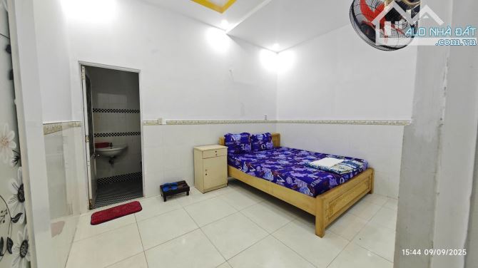 bán nhà nghỉ 4 tầng - 18 phòng - dòng tiền 30-40 triệu / tháng - 11