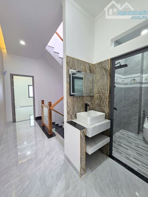 Bán nhà MT đường kinh doanh, KDC  p.Bình Chuẩn, Tp.Thuận An chỉ 6,5 tỷ TL M6814 - 11