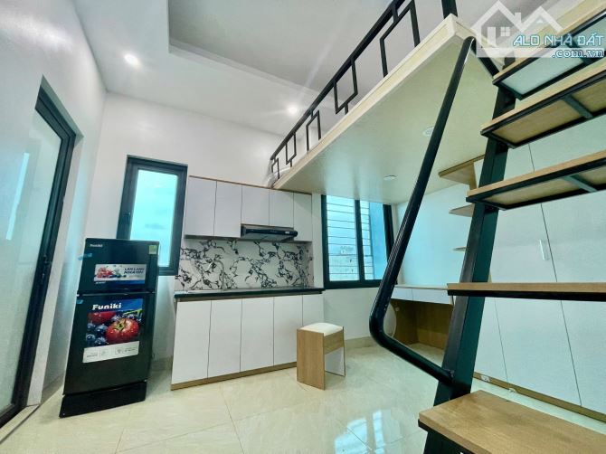 CCMN Gần Hồ Triều Khúc , DT: 70m, 8 tầng 27 P KK, DT 120tr/tháng, 17 Tỷ. LH: Hoàng Trung - 1