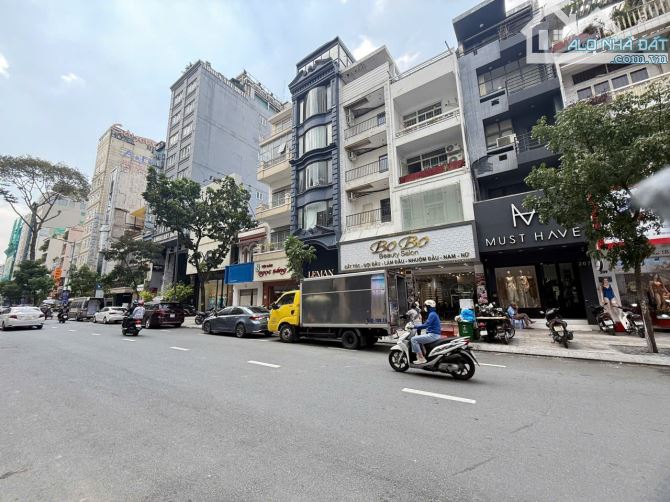 Bán Nhà Góc 2 Mặt Tiền Đông Du P.Bến Nghé, Q.1 –Vị Trí Siêu Hiếm - 4,3*25M - 6Tầng - 1