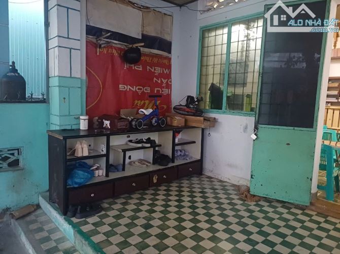 Bán Đất Tặng nhà C4 Lô góc kiệt Ô Tô Tiểu La - 1