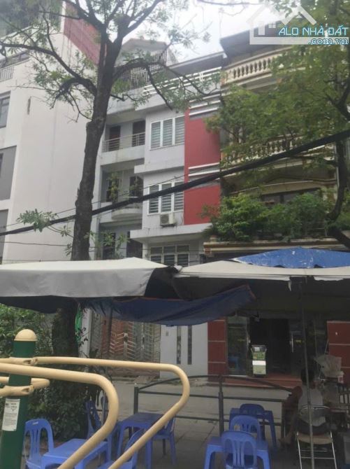 BÁN NHÀ CẦU GẤY 74M - GARA Ô TÔ - CẦU THANG GIỮA - CÓ THỂ LẮP ĐẶT THANG MÁY - 1